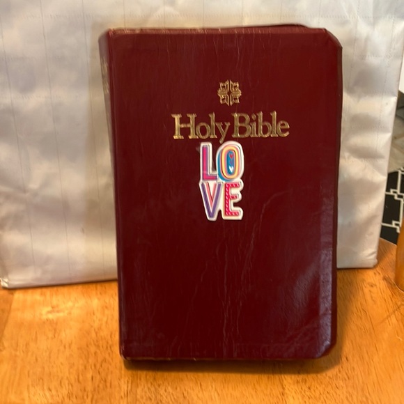 Holy Bible Catholic Other - Vintage 1986 - 1988. Holy Bible “ International Children’s “  with many pictures